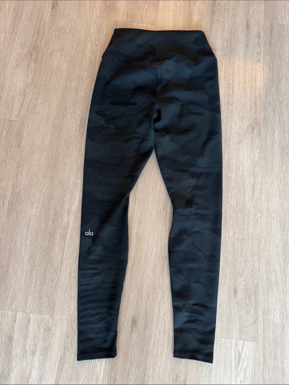 ALO Black Leggings Airlift Camo M - Picture 2 of 4